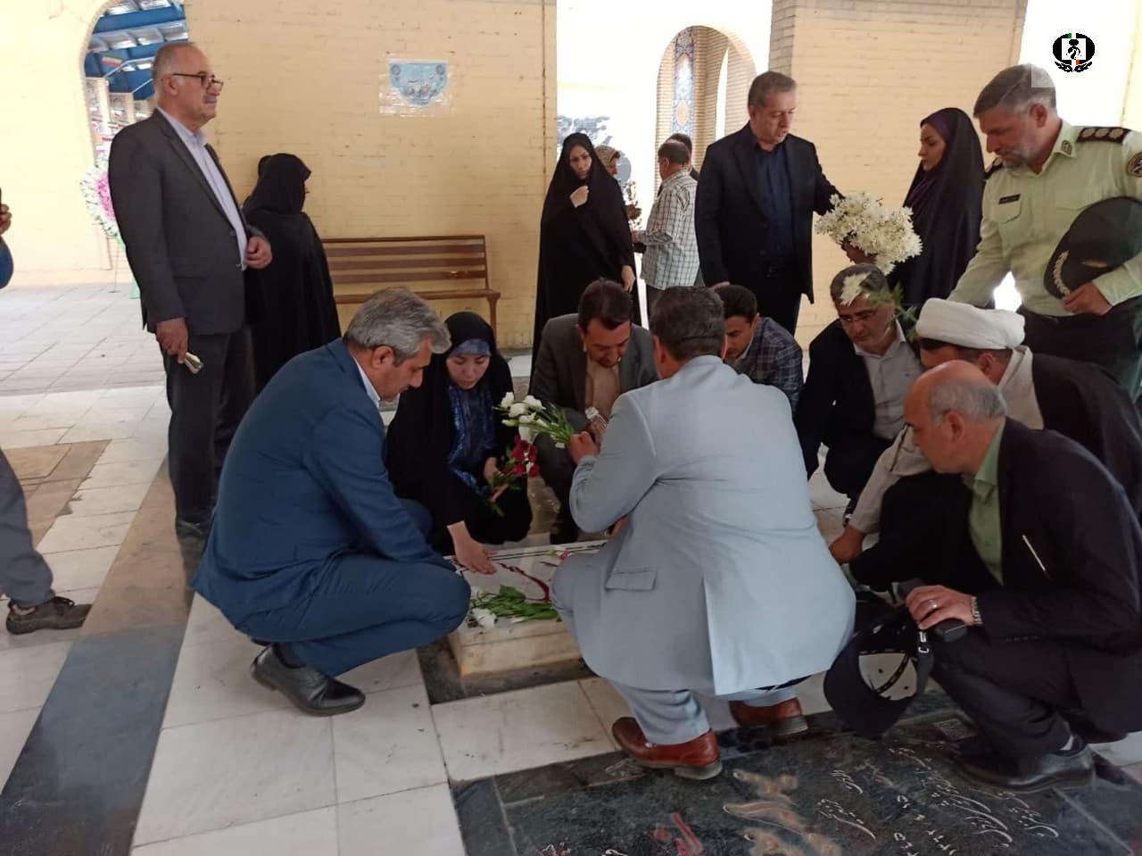 برگزاری آئین غبارروبی و عطر&zwnj;افشانی مزار مطهر شهدای عرصه مبارزه با مواد مخدر در شهرستان قدس