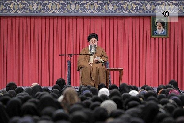 دیدار هزاران نفر از زنان و دختران با رهبر انقلاب