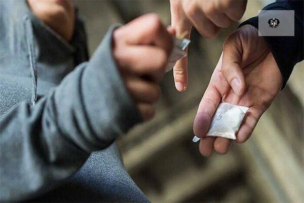 سوداگران مرگ از انتقال ۱۰ کیلوگرم شیشه در بندرخمیر ناکام ماندند