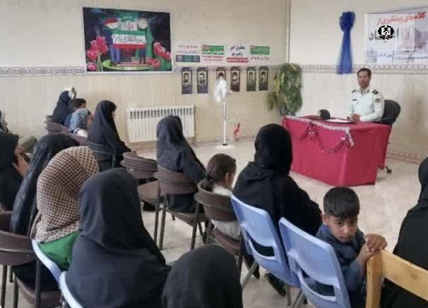 برگزاری کارگاه آموزشی پیشگیری از آسیب&zwnj;های اجتماعی در شهرستان فاروج