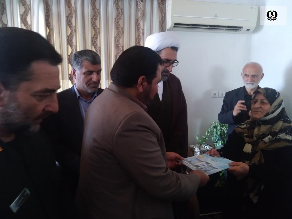 خانواده شهدا چشم و چراغ ملت ایران هستند