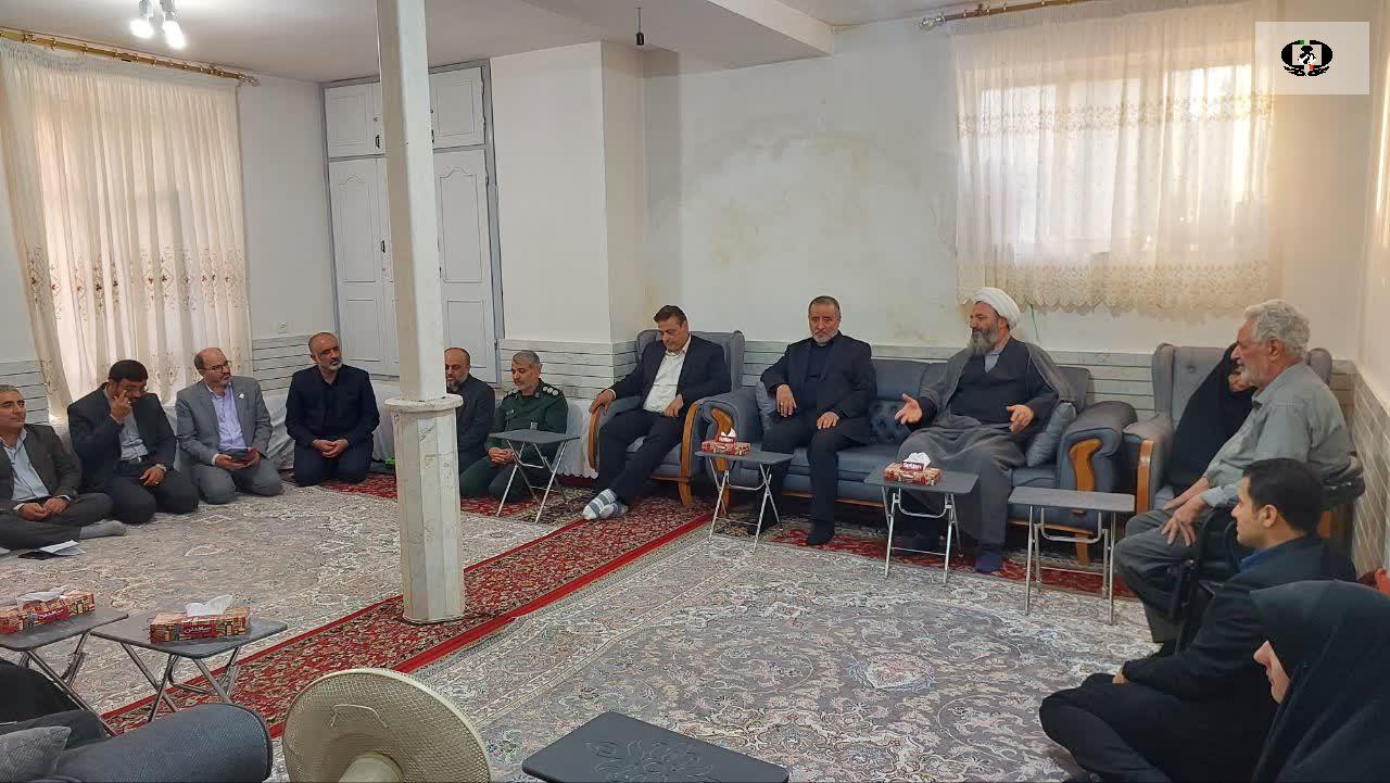 دیدار با خانواده شهید در راستای تکریم ایثارگران